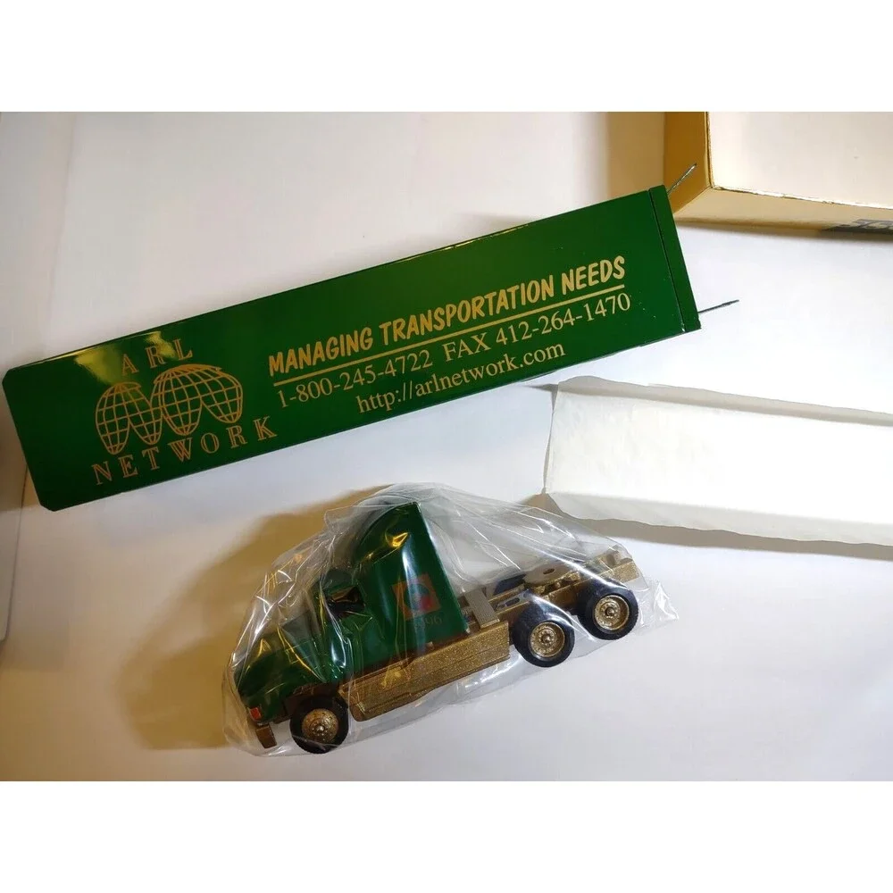 Winross Diecast Tractor Trailer Truck 1996 Green Happy Holidays ARL Transport